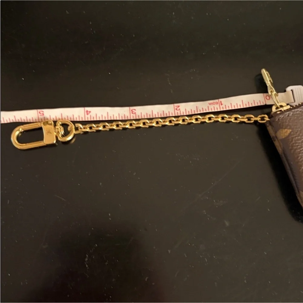 Louis Vuitton Monogram Canvas Key Pouch - Picture 12 of 12